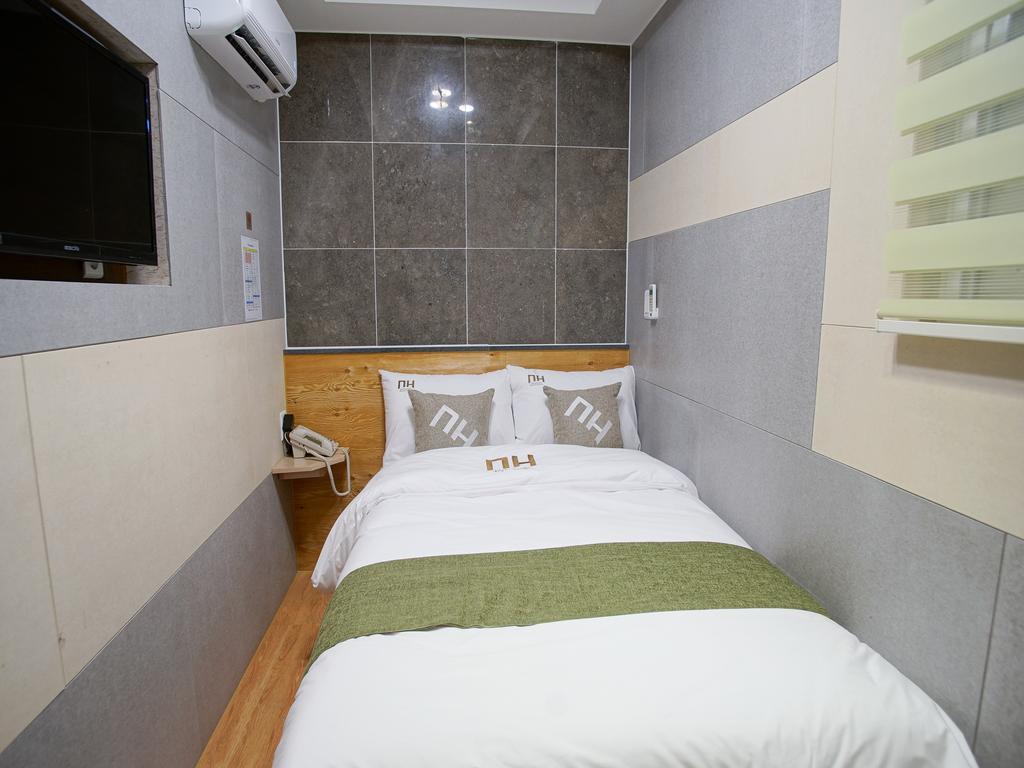 D.H Sinchon Guesthouse Σεούλ Εξωτερικό φωτογραφία