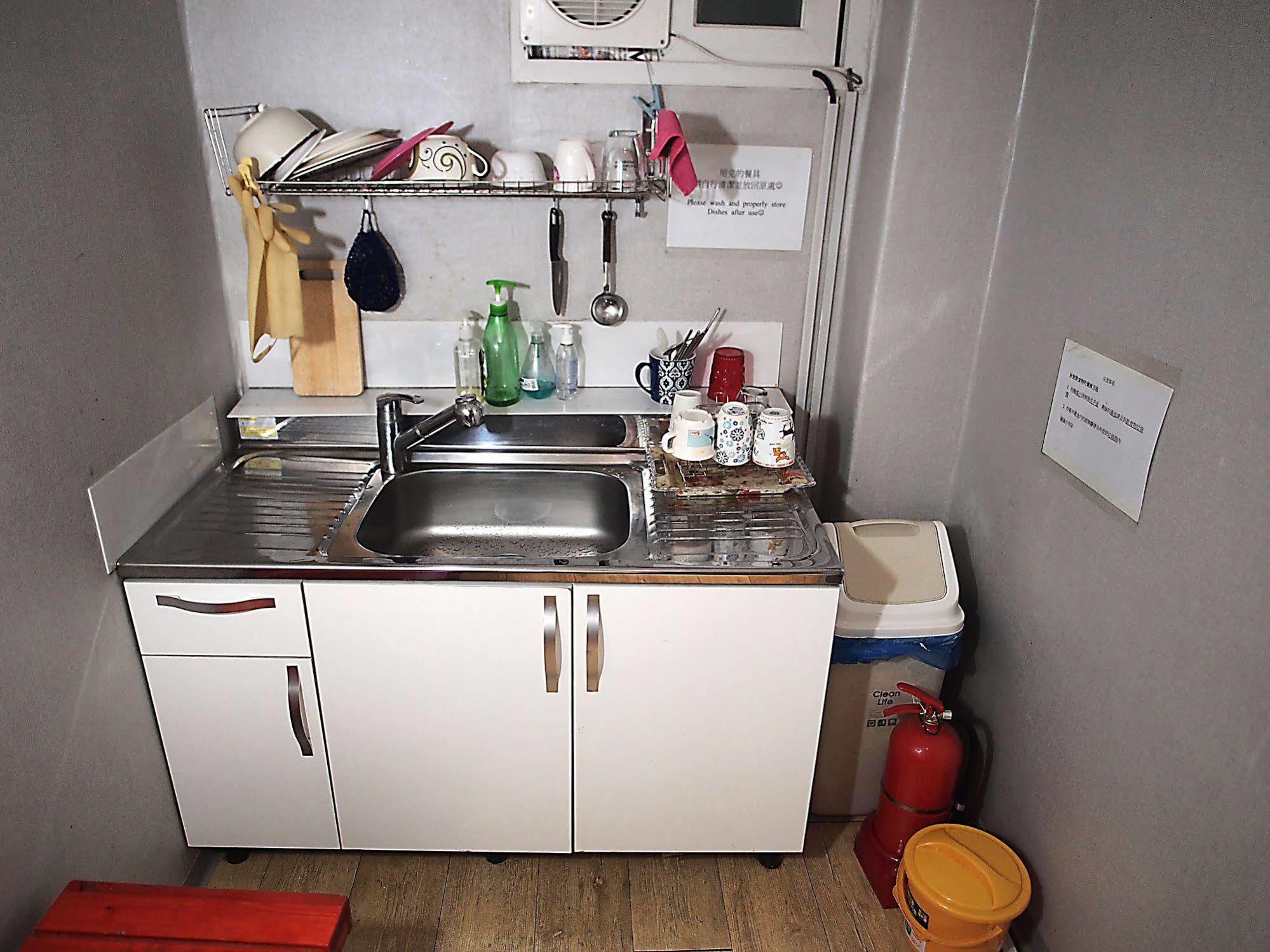 D.H Sinchon Guesthouse Σεούλ Εξωτερικό φωτογραφία