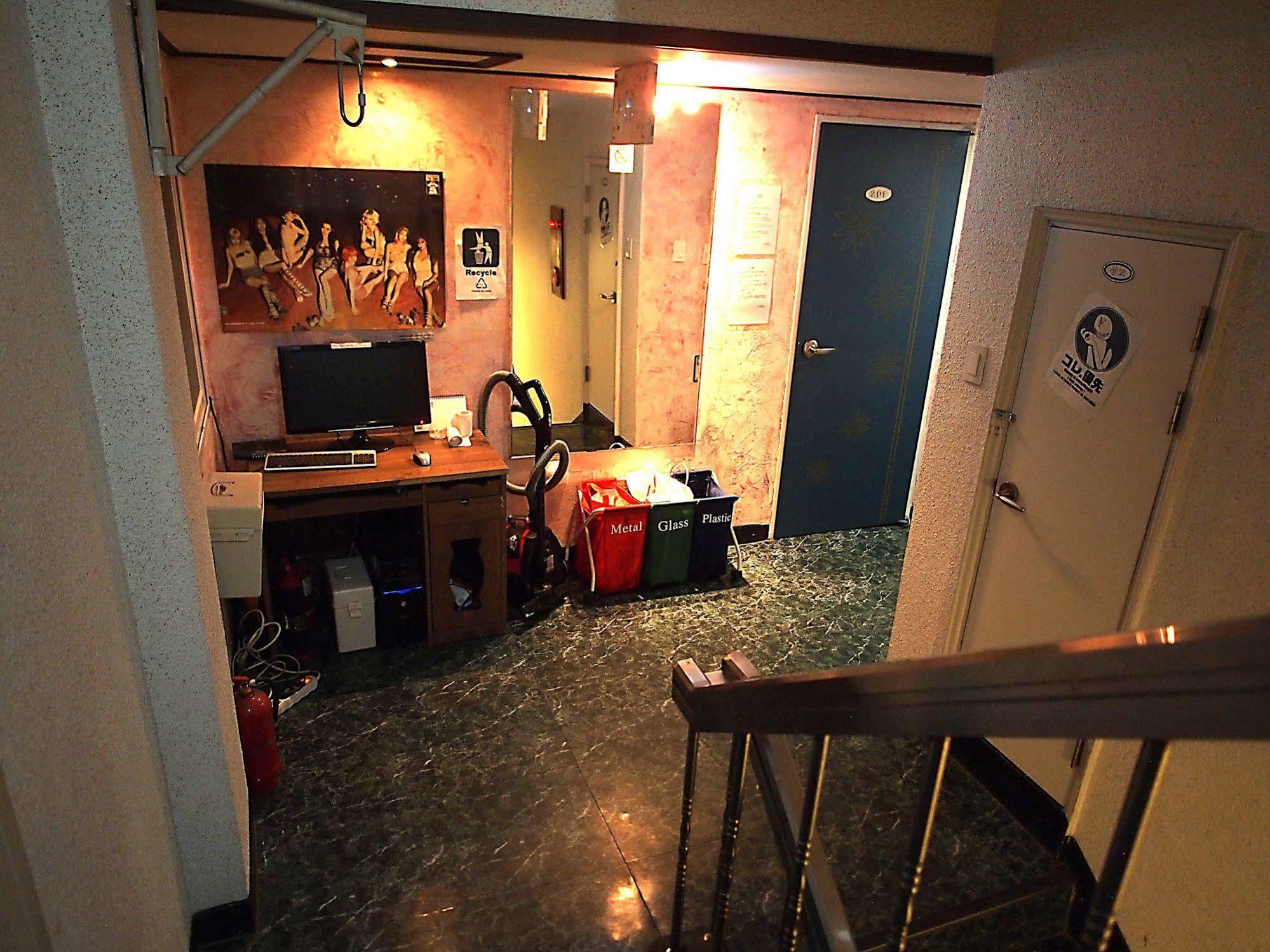 D.H Sinchon Guesthouse Σεούλ Εξωτερικό φωτογραφία